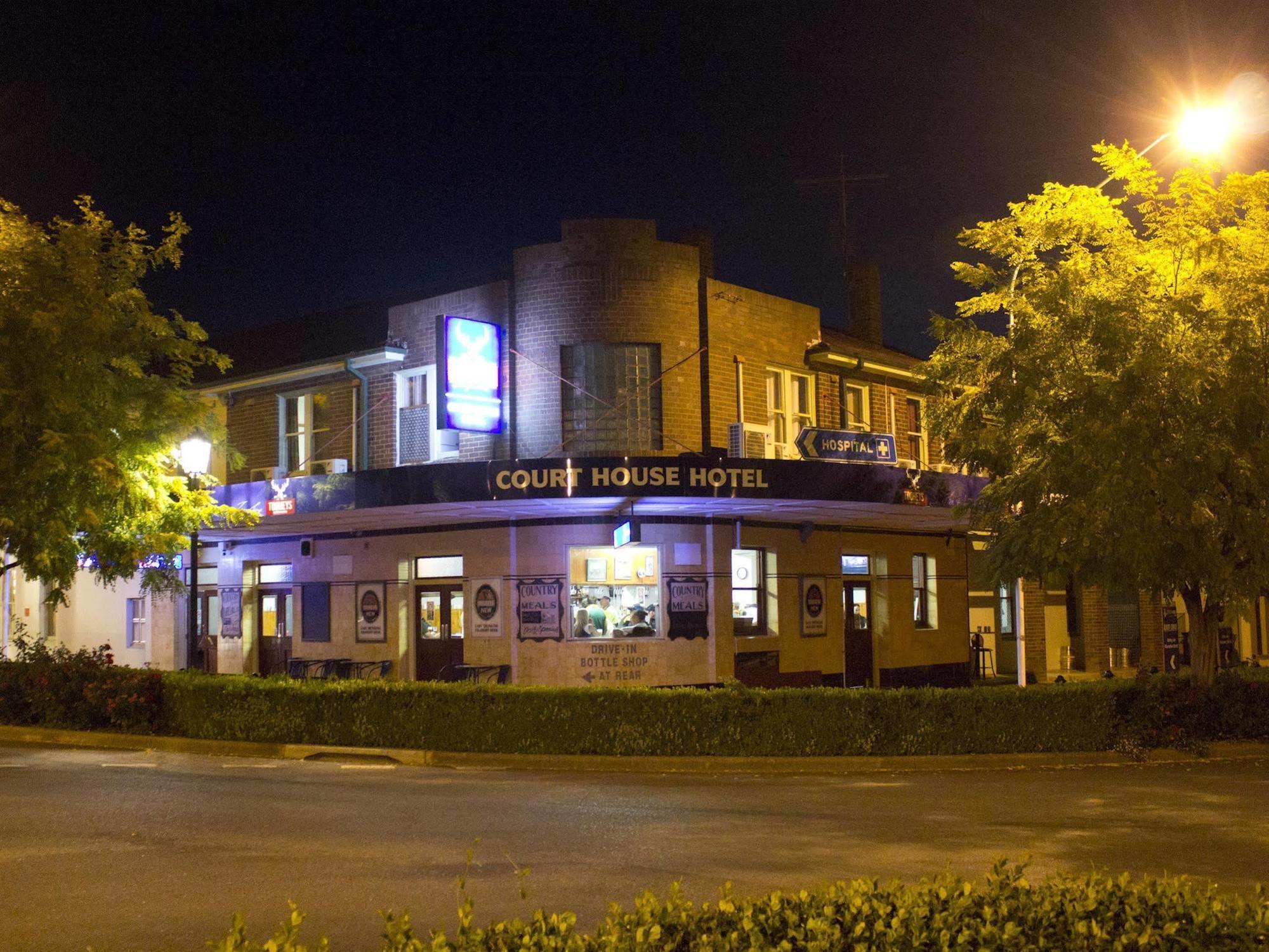 Court House Hotel Boorowa 外观 照片