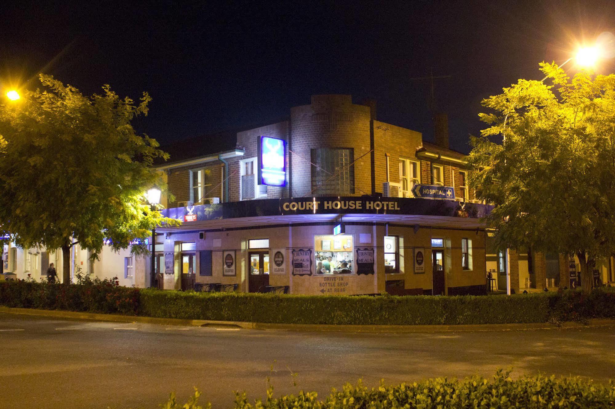 Court House Hotel Boorowa 外观 照片